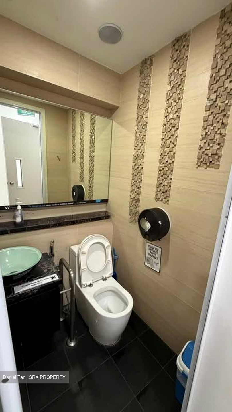 Ang Mo Kio Avenue 6 (D20), Shop House #575671861